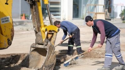 Bodrum Belediyesi Fen İşleri Müdürlüğü ekipleri, ilçe genelinde yol, yağmur