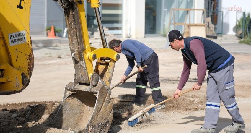 Bodrum Belediyesi Fen İşleri Müdürlüğü ekipleri, ilçe genelinde yol, yağmur