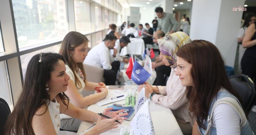 İstanbul Büyükşehir Belediyesi Bölgesel İstihdam Ofisi (BİO), kariyer fuarlarına hız