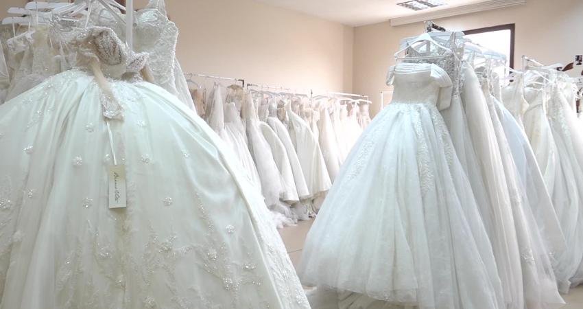 Bornova Belediyesi’nden evlenecek çiftlere gelinlik desteği Bornova Belediyesi, ekonomik zorluk yaşayan genç çiftlere gelinlik desteğinde bulunuyor.