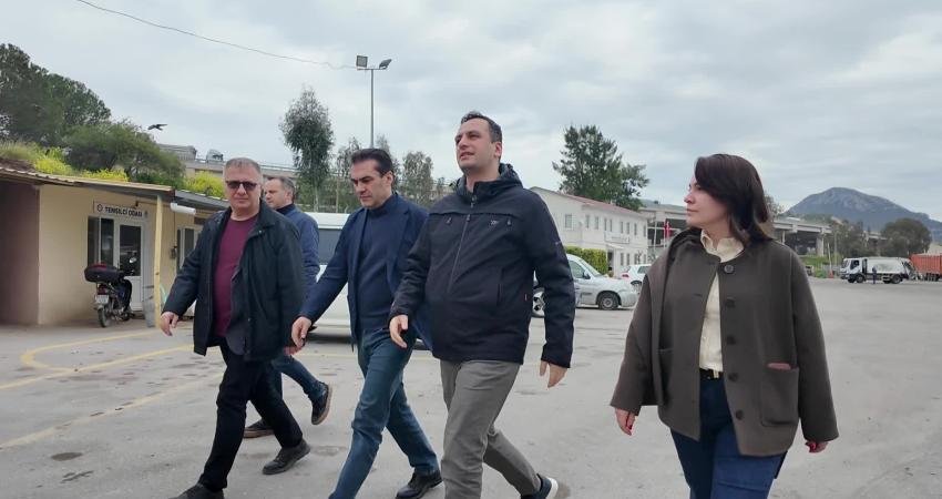 Bornova’da atıklar yakıta dönüşüyor Bornova Belediye Başkanı Ömer Eşki, Temizlik İşleri Şantiyesi’nde kurulan Atıktan