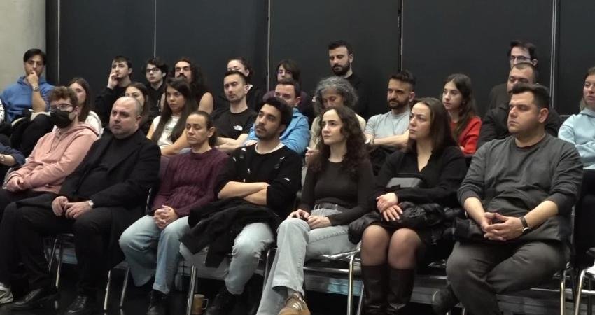 Bornova’da Dünya Tiyatro Günü’nde “Tiyatronun Uzun Serüveni” söyleşisi düzenlendi Bornova Belediyesi Şehir Tiyatrosu (BBŞT) Akademi Söyleşileri kapsamında Doç. Dr.