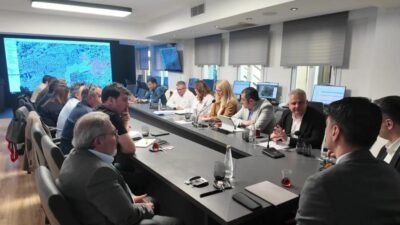 Bornova Belediye Başkanı Ömer Eşki, İZSU ve Gediz Elektrik yetkilileriyle