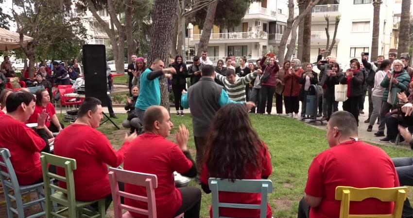 Bornova Belediyesi, 2 Nisan Otizm Farkındalık Günü kapsamında Bornova Büyükpark