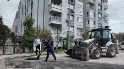 Bornova Belediye Başkanı Ömer Eşki, Evka-3 Mahallesi’nde yürütülen yol bakım