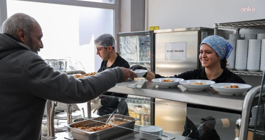 Buca Belediyesi Kent Lokantaları, Şehitler Haftası kapsamında salı günü (14