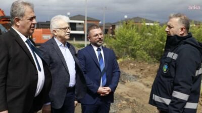 Burhaniye Belediye Başkanı Ali Kemal Deveciler, yapılan kanalizasyon ve altyapı