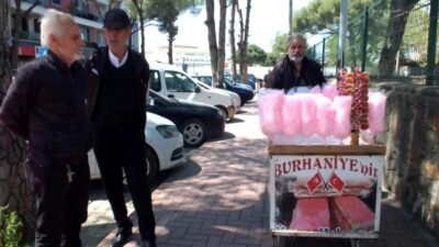 Balıkesir’in Burhaniye ilçesinde Emrah Yolaçan, 40 gün önce kanser nedeniyle