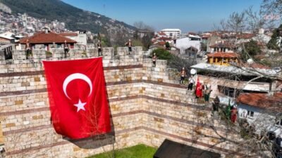 Bursa’nın Orhan Gazi tarafından fethinin 700’üncü yıl dönümü dolayısıyla Pınarbaşı