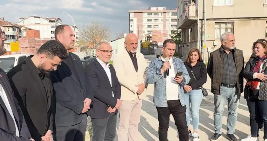 Bursa’nın Güllük Mahallesi sakinleri kentsel dönüşüm sürecinin şeffaf olmasını istedi Bursa'nın Yıldırım ilçesinde yer alan Güllük Mahallesi’nde kentsel dönüşüm planına karşı