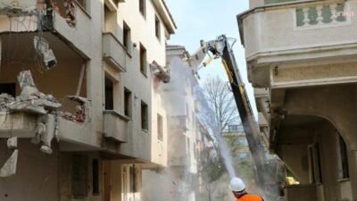 Büyükçekmece Belediyesi, ilçede deprem riski taşıyan 5 blok ve 39