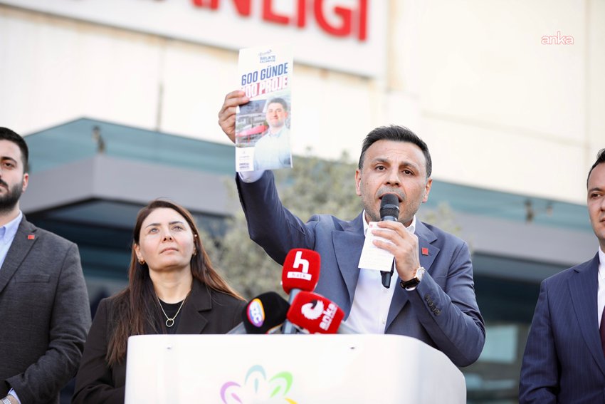 Ataşehir Belediye Başkanı Onursal Adıgüzel’in gözaltına alınması üzerine, ilçede binlerce