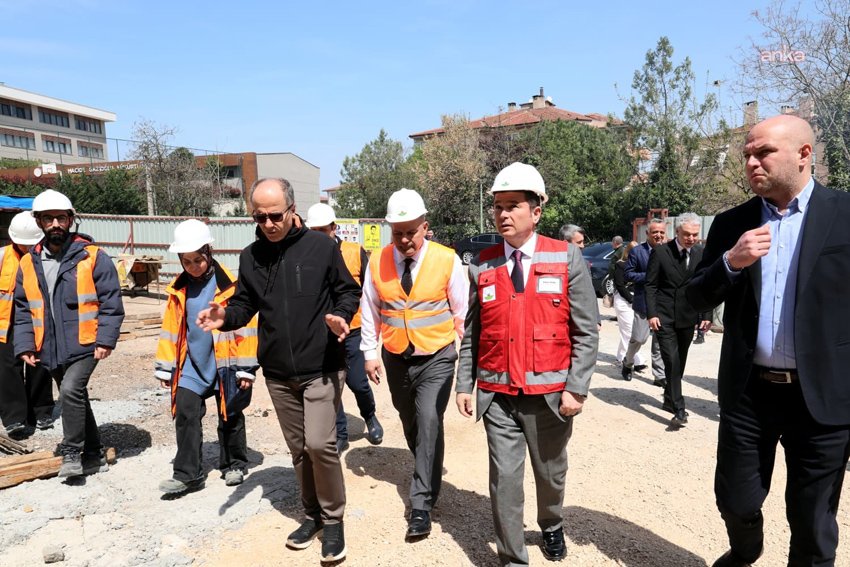 Osmangazi Belediye Başkanı Aydın, Macide Gazioğlu Kreş ve Gündüz Bakımevi ile Aile Sağlığı Merkezi inşaatını yerinde inceledi Osmangazi Belediye Başkanı Erkan Aydın, geçen aylarda temeli atılan ve