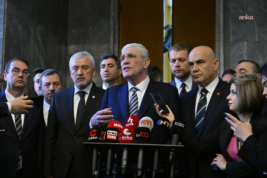 İYİ Parti Genel Başkanı Dervişoğlu: “Oturdukları koltukları borçlu oldukları Cumhuriyete ihanet ve nankörlük kervanına yeni katılımlar görüyoruz” İYİ Parti Genel Başkanı Müsavat Dervişoğlu, "oturdukları koltukları borçlu oldukları