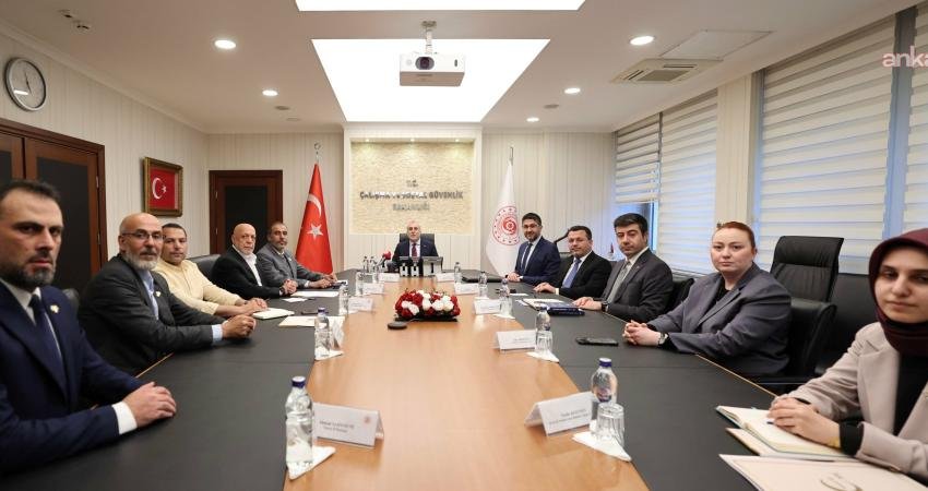 Çalışma ve Sosyal Güvenlik Bakanı Vedat Işıkhan, HAK-İŞ Konfederasyonu Genel