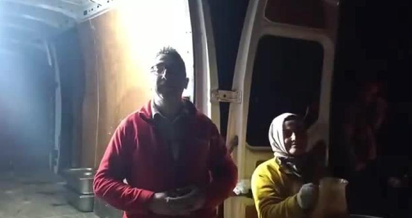 Çayırhan’da esnaftan eylemdeki Doruk Madencilik işçilerine çorba ikramı: Direniş soframız büyüyor Çayırhan'da esnaf, hak mücadelesi için Ankara'ya doğru yürüyüş başlatan Doruk