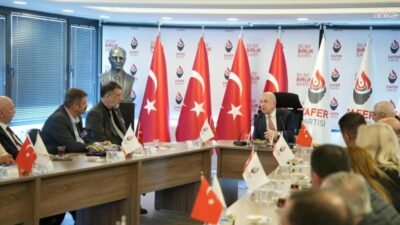 Çepni Dernekleri Konfederasyonu Başkanı Muhammet Arif Genç ve beraberindeki heyet,