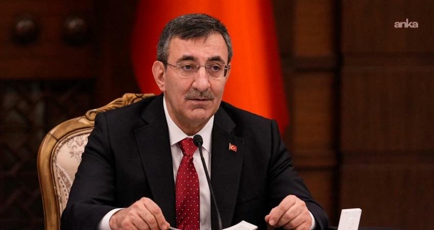 Cevdet Yılmaz: Türkiye ekonomisinin makro temelleri güçlü, dışsal şoklara karşı hazırlıklıyız Cumhurbaşkanı Yardımcısı Cevdet Yılmaz, "Bu bir dışsal şok. Bizim kontrolümüzde