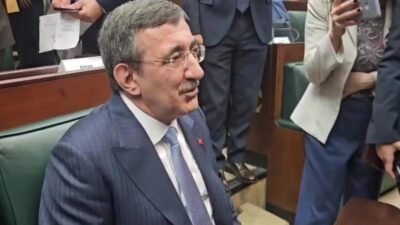 Cumhurbaşkanı Yardımcısı Cevdet Yılmaz, yeni anayasa çalışmalarına ilişkin, "Cumhuriyet Halk