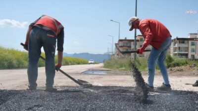 Ceyhan Belediyesi Fen İşleri Müdürlüğü ekipleri, ilçe genelinde yol yapım,