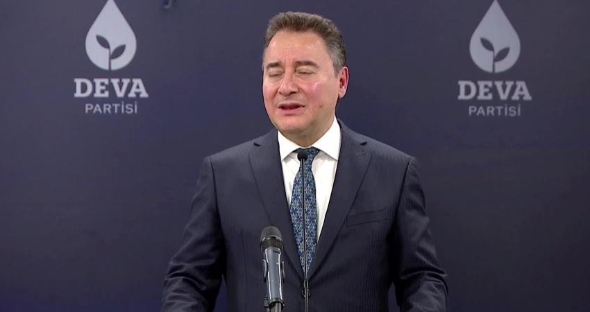 CHP-DEVA Partisi görüşmesi… Ali Babacan: “Ara seçim Anayasa’nın açık hükmüdür. Anayasa hükmü neyse bunların uygulanması lazım” CHP Genel Başkanı Özgür Özel, ara seçim gündemiyle DEVA Partisi
