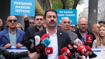 CHP Eskişehir İl Başkanı Talat Yalaz, Eskişehir PTT Başmüdürlüğü'nün kapatılması