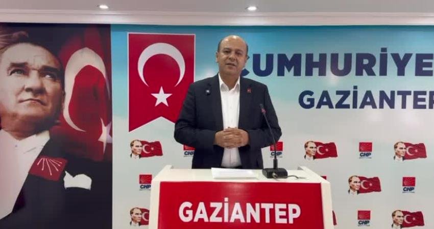 CHP Gaziantep İl Başkanı Açar’dan, Büyükşehir Belediyesi’ne “fahri hemşehrilik beratı” tepkisi: “Gaziantep halkı gösteriş değil, hizmet bekliyor” CHP Gaziantep İl Başkanı Vakkas Açar, Gaziantep Büyükşehir Belediyesi’nin son
