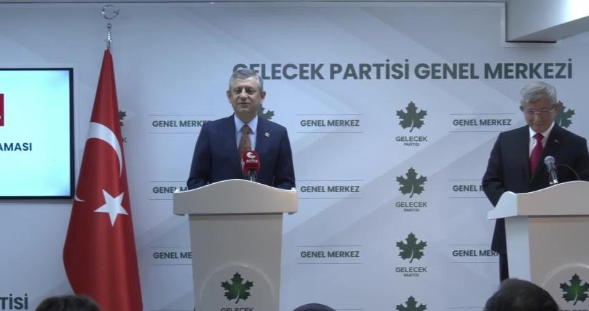 Özgür Özel: “85 yıldır ara seçimlerden açıkça kaçan ilk lider olma sıfatını Erdoğan’ın sırtına yükler” CHP Genel Başkanı Özgür Özel, ara seçim gündemiyle Gelecek Partisi