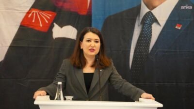 CHP İzmir İl Başkanlığı’nın 5 Nisan Avukatlar Günü buluşmasında konuşan