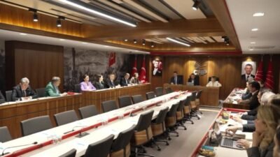 CHP Merkez Yönetim Kurulu (MYK), Genel Başkanı Özgür Özel başkanlığında,