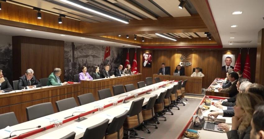 CHP Merkez Yönetim Kurulu (MYK), Genel Başkanı Özgür Özel başkanlığında,