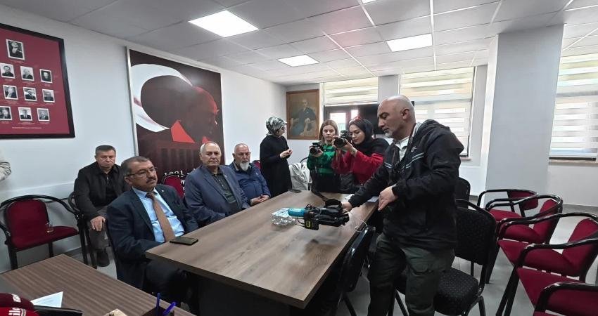 CHP Yozgat İl Başkanı Yaşar: “Derin bir ekonomik krizin yanında demokrasi ve adalet krizi yaşanmaktadır” Cumhuriyet Halk Partisi (CHP) Yozgat İl Başkanı Abdullah Yaşar, CHP'ye