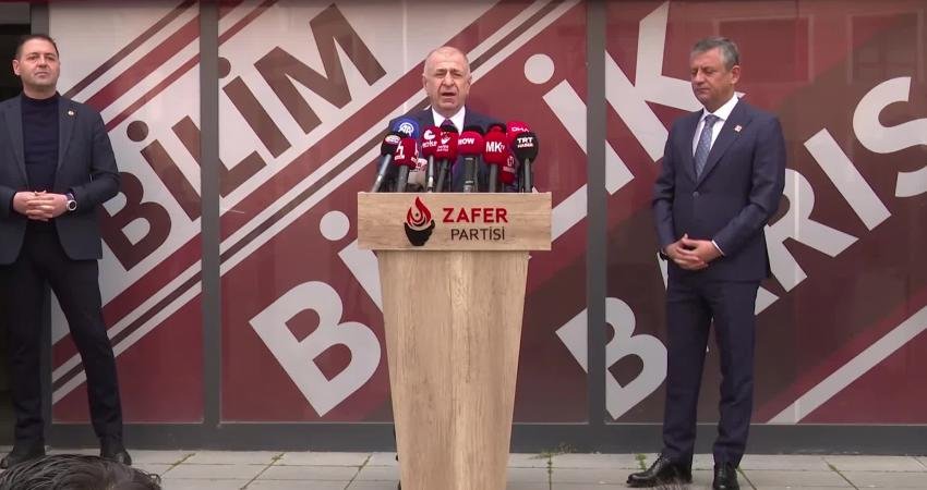 CHP – Zafer Partisi görüşmesi… Ümit Özdağ: “Biz, bir an önce ara seçimi destekliyoruz ve gündemimizde tutacağız” Zafer Partisi Genel Başkanı Ümit Özdağ, CHP Genel Başkanı Özgür Özel