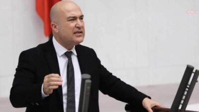 CHP İçişleri Politika Kurulu Başkanı Murat Bakan, hastaneye başvuran bir