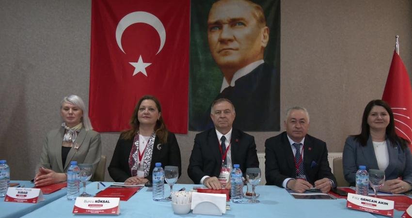 CHP’li İl Belediye Başkanları Toplantısı… CHP Genel Başkan Yardımcısı Gökan Zeybek, "İl Belediye Başkanları Afyonkarahisar