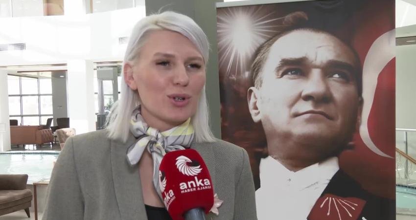 Bilecik Belediye Başkanı Melek Mızrak Subaşı, partisinin il belediye başkanları toplantısında,