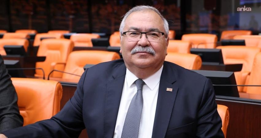 CHP’li Süleyman Bülbül: Türk Ceza Kanunu 299 ve 217/A maddeleri muhalifleri sindirme, hapis ve yargı tehdidiyle susturma aracına dönüştü CHP Aydın Milletvekili Süleyman Bülbül, Adalet Bakanlığı’nın 2025 yılı istatistiklerine