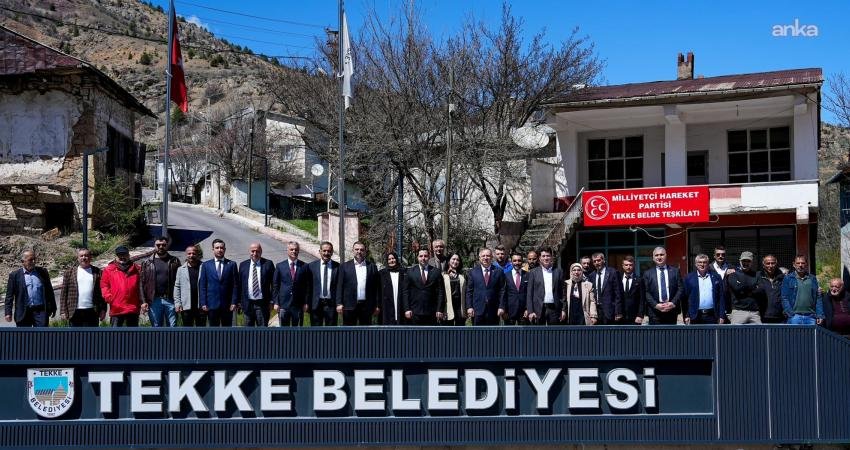 CHP Genel Başkan Yardımcısı Gökan Zeybek ve CHP’li belediye başkanları,