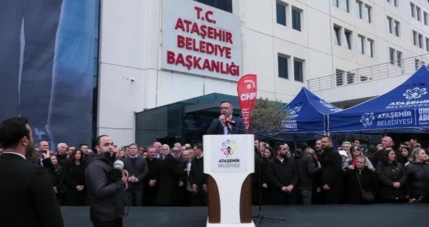 CHP’li yurttaşlar, Ataşehir Belediye Başkanı Onursal Adıgüzel’in gözaltına alınmasının ardından
