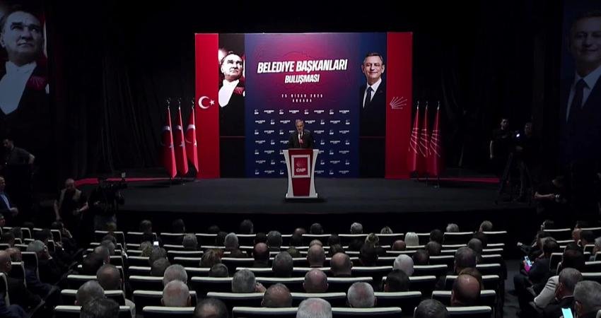 CHP'nin Cumhurbaşkanı adayı ve İstanbul Büyükşehir Belediye Başkanı Ekrem İmamoğlu,