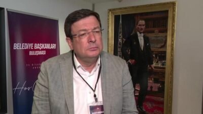 Çanakkale Belediye Başkanı Muharrem Erkek, "Bu operasyonlar aslında yerel demokrasiye