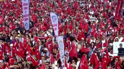 CHP'nin cumhurbaşkanı adayı Ekrem İmamoğlu, Sakarya'da düzenlenen "Millet İradesine Sahip