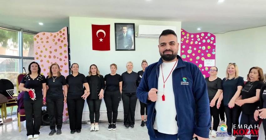 Çukurova’da halk oyunları kursu yoğun katılımla devam ediyor Çukurova Belediyesi tarafından düzenlenen halk oyunları kursu yoğun katılımla devam