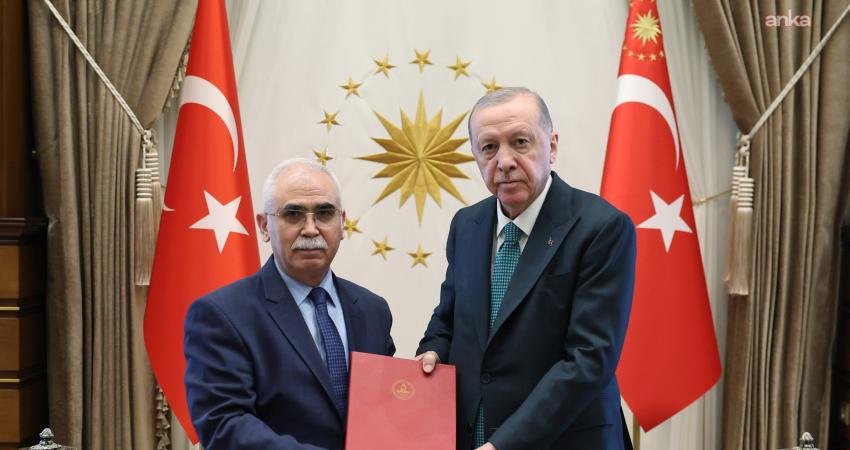 Cumhurbaşkanı Recep Tayyip Erdoğan, Anayasa Mahkemesi Başkanı Kadir Özkaya ile