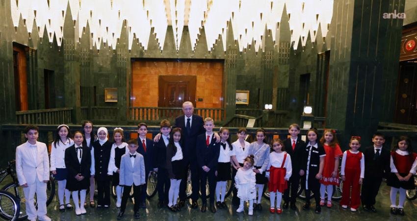 Cumhurbaşkanı Recep Tayyip Erdoğan, Milli Eğitim Bakanı Yusuf Tekin ve