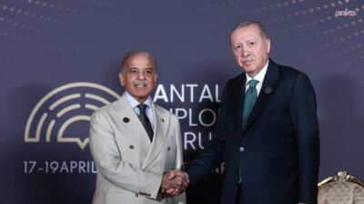Cumhurbaşkanı Recep Tayyip Erdoğan, Antalya'da Pakistan Başbakanı Şahbaz Şerif'i kabul