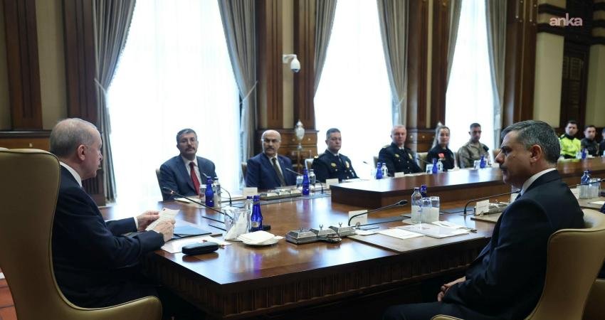 Cumhurbaşkanı Erdoğan, Türk Polis Teşkilatı heyetini kabul etti Cumhurbaşkanı Recep Tayyip Erdoğan, Türk Polis Teşkilatı'nın 181'inci kuruluş yıl