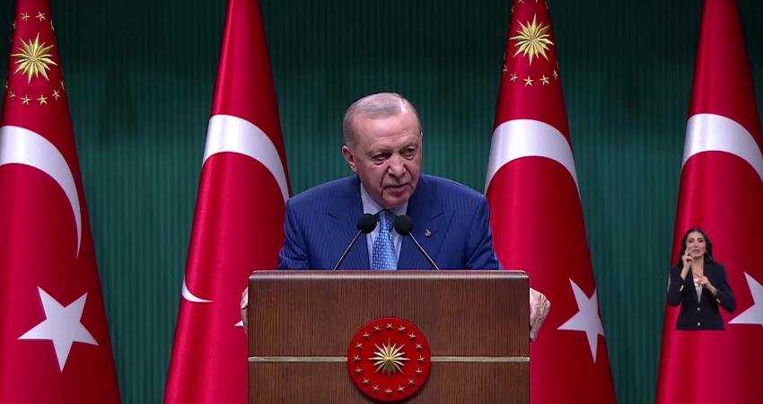 Cumhurbaşkanı Recep Tayyip Erdoğan, "Okullarımızın güvenliği meselesi önceliklerimizin en başındadır.