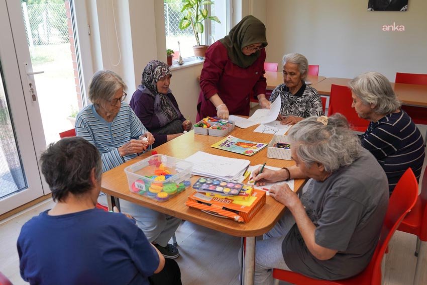 Tepebaşı Belediye Başkanı Ataç: “Sağlık bir haktır ve biz bu hakkı herkesin ayağına kadar götürüyoruz” Tepebaşı Belediyesi, yılın ilk üç ayında sağlık ve sosyal destek