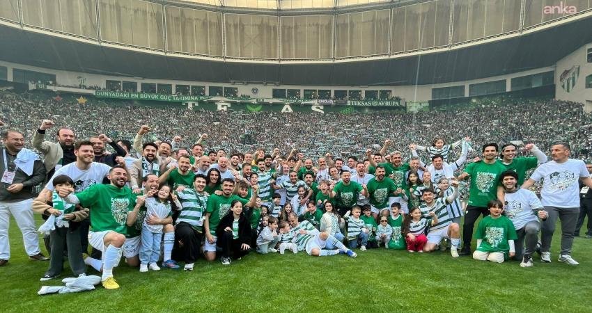 Gelecek Partisi Genel Başkanı Ahmet Davutoğlu, TFF 2. Lig şampiyonu